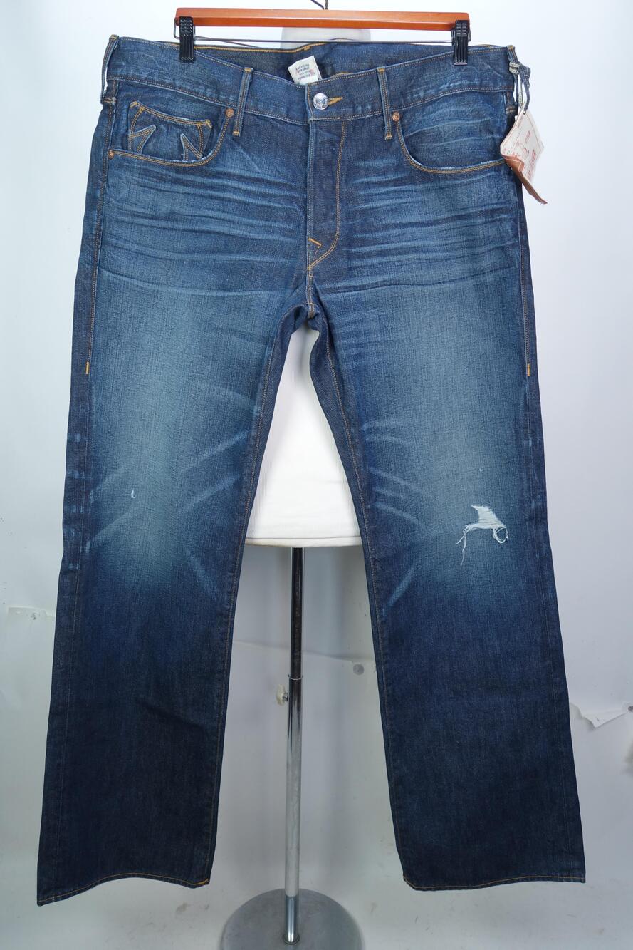 True Religion Bobby Jeans Mens 38x32 Blue Relaxed Straight Distressed Denim USA